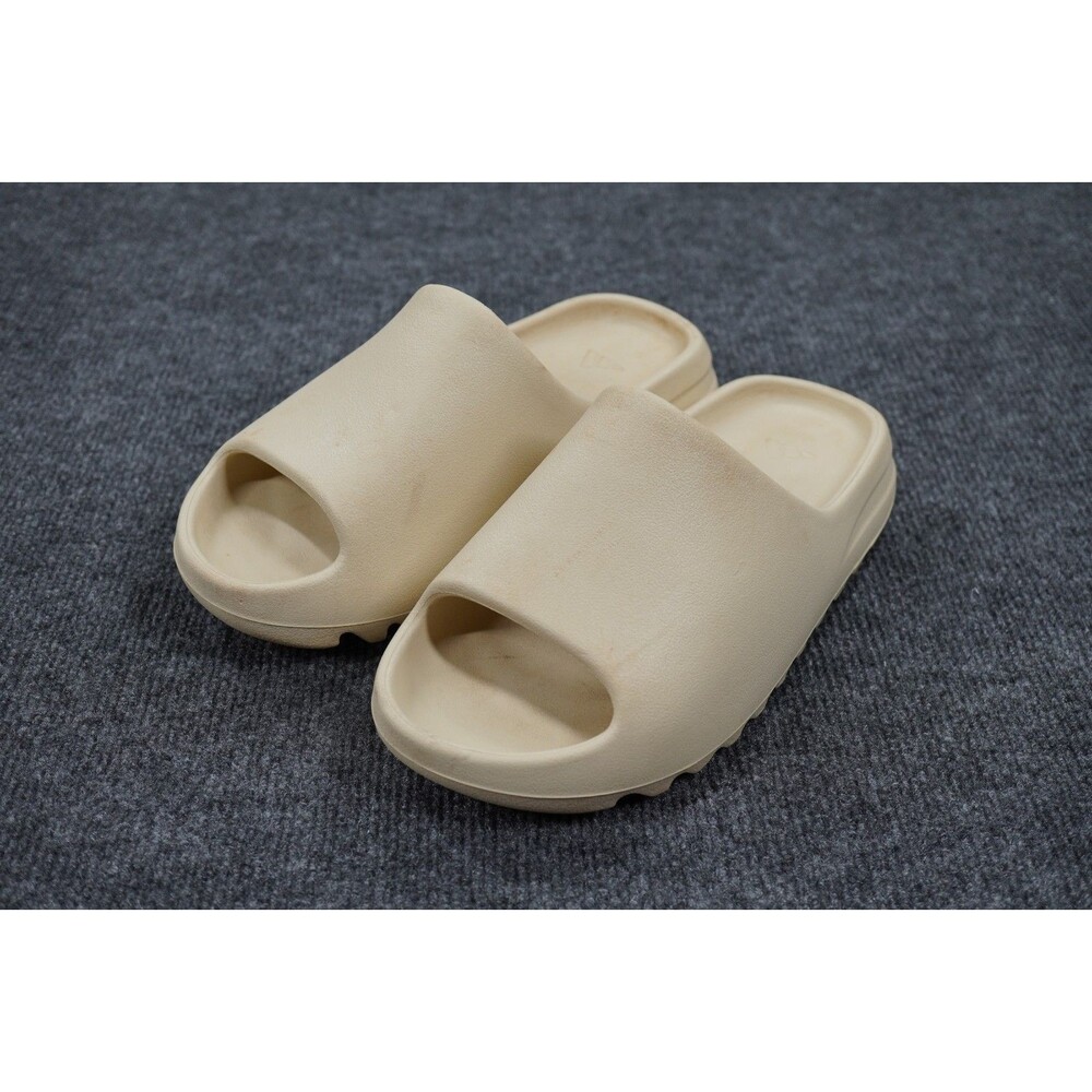 Size 8 Yeezy Slide Bone